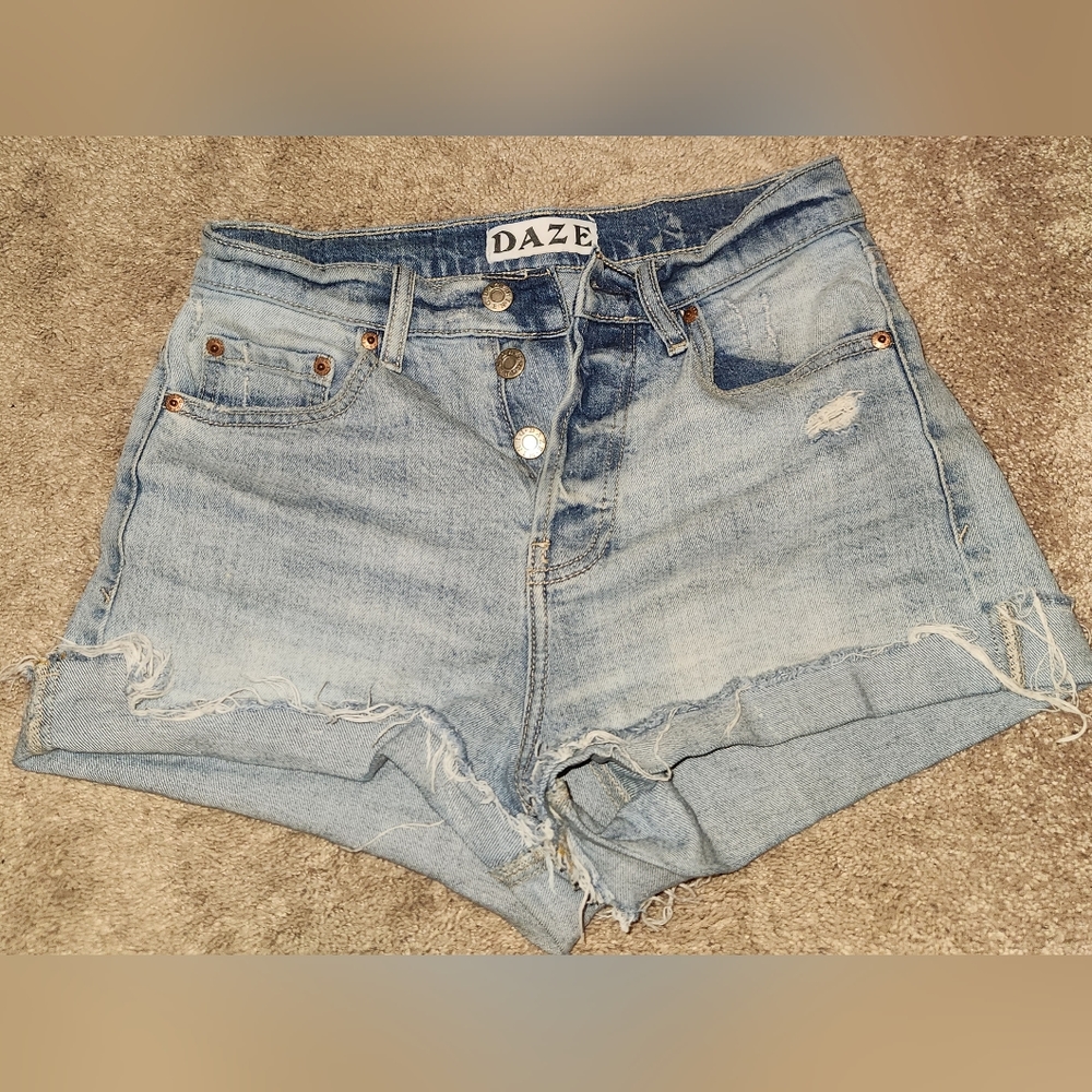 DAZE denim shorts. Size 25